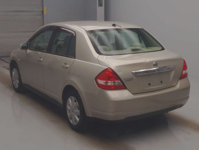2005 NISSAN TIIDA LATIO