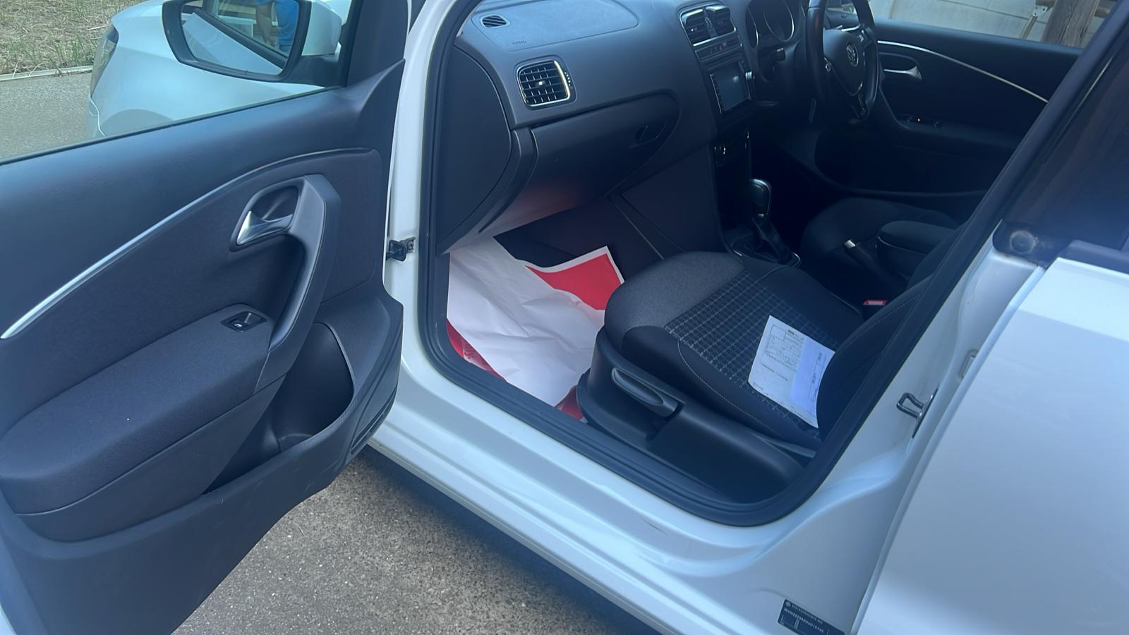 2016 VOLKSWAGEN POLO