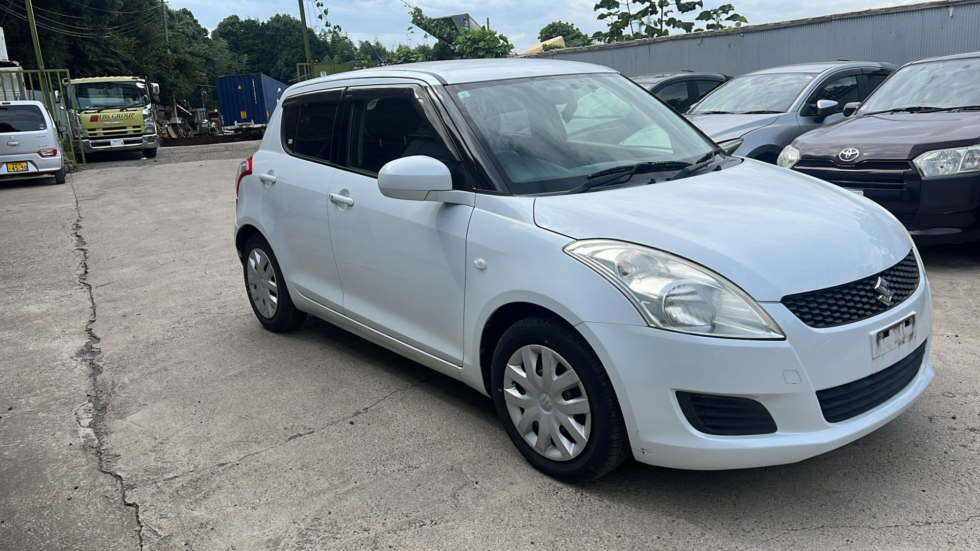 2013 SUZUKI SWIFT