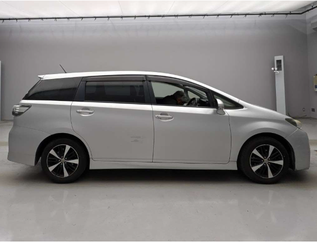 2012 TOYOTA WISH