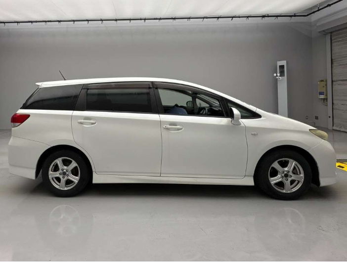 2010 TOYOTA WISH