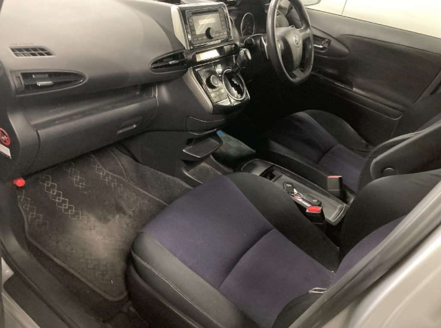 2012 TOYOTA WISH