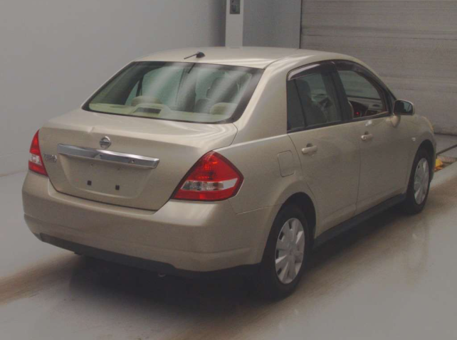 2005 NISSAN TIIDA LATIO