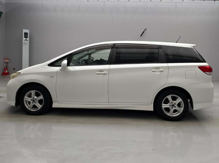 2010 TOYOTA WISH