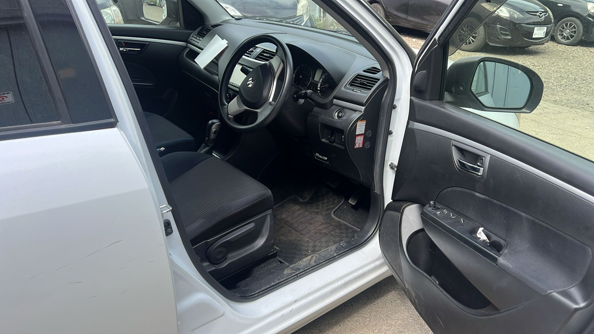 2013 SUZUKI SWIFT