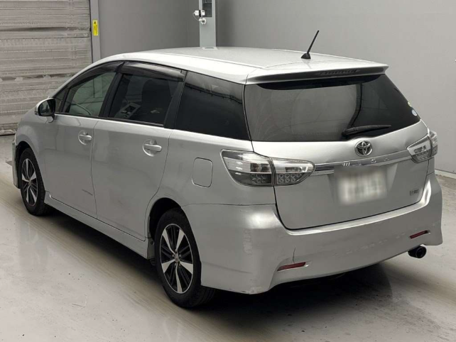 2012 TOYOTA WISH