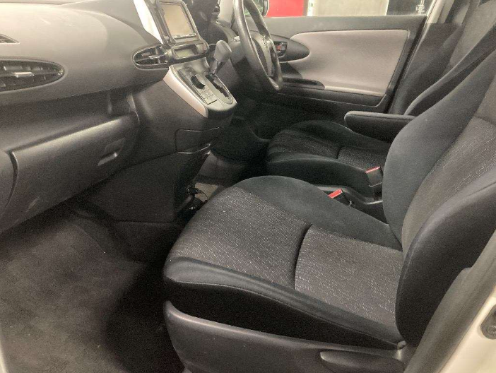2010 TOYOTA WISH
