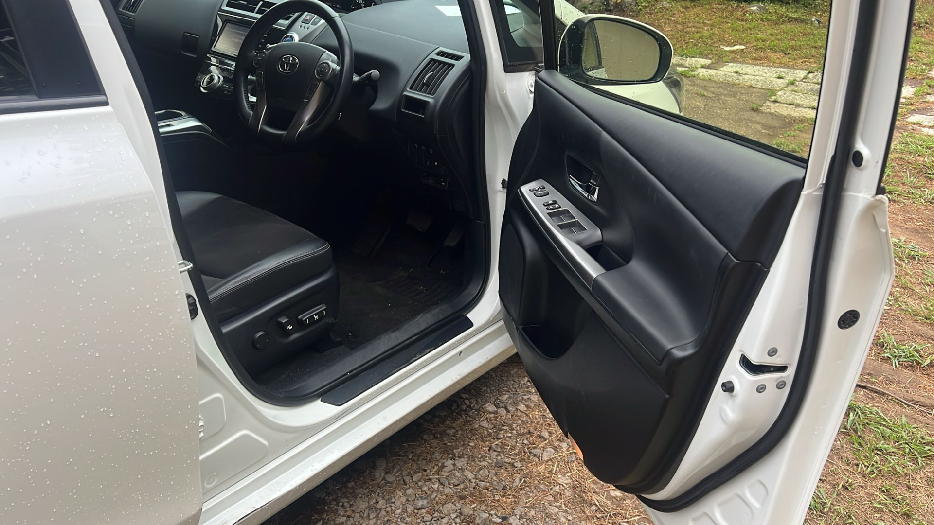 2015 TOYOTA PRIUS ALPHA