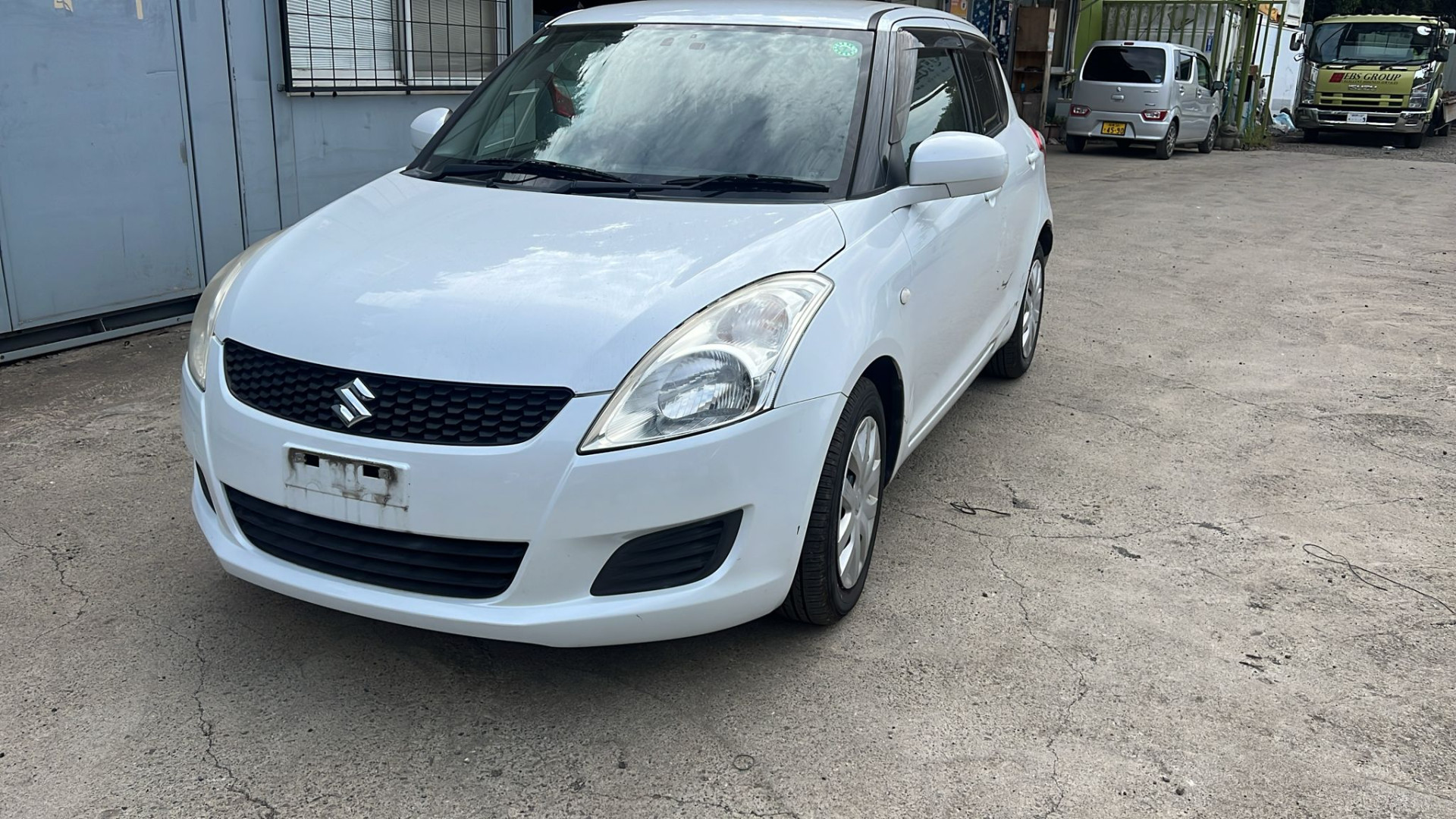 2013 SUZUKI SWIFT