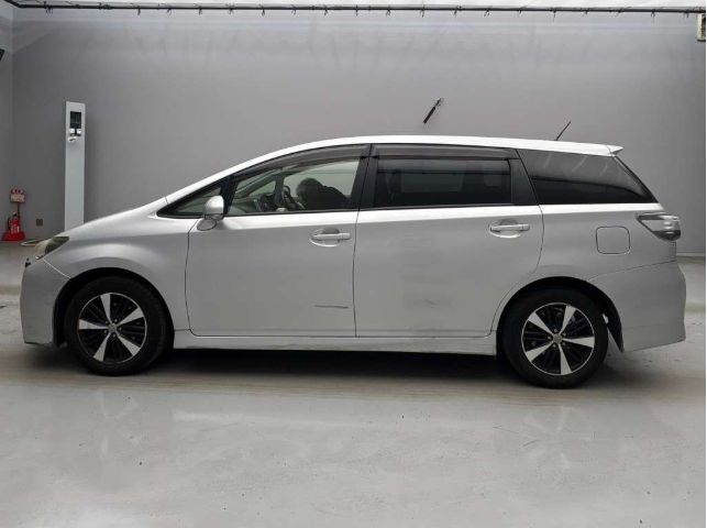 2012 TOYOTA WISH