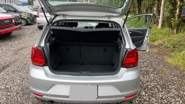 VOLKSWAGEN POLO 2015 (6RCJZ) - Image 7