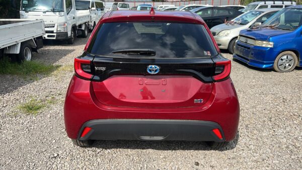 TOYOTA YARIS HV 2023 (MXPH10) - Image 12