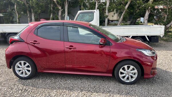 TOYOTA YARIS HV 2023 (MXPH10) - Image 3