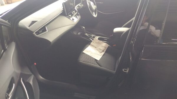 TOYOTA COROLLA SPORT 2023 (ZWE219) - Image 7