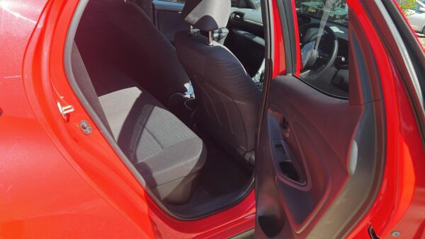 TOYOTA YARIS HV 2023 (MXPH10) - Image 8