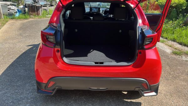 TOYOTA YARIS HV 2023 (MXPH10) - Image 9