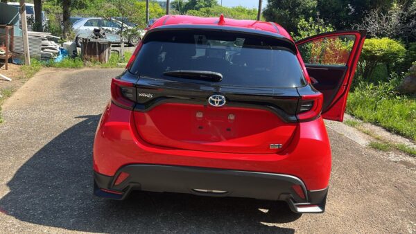TOYOTA YARIS HV 2023 (MXPH10) - Image 10