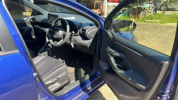 TOYOTA YARIS HV 2022 (MXPH10) - Image 6