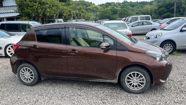 TOYOTA VITZ 2015 (KSP130) - Image 3